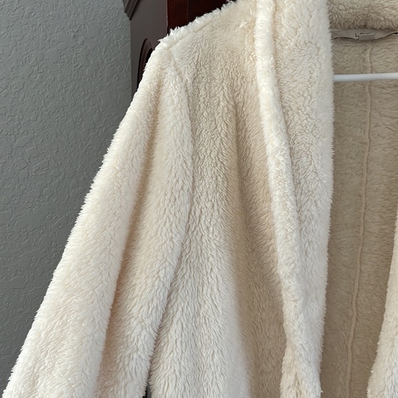 Women’s Loft Faux Fur Teddy Jacket Size L - Picture 3 of 10